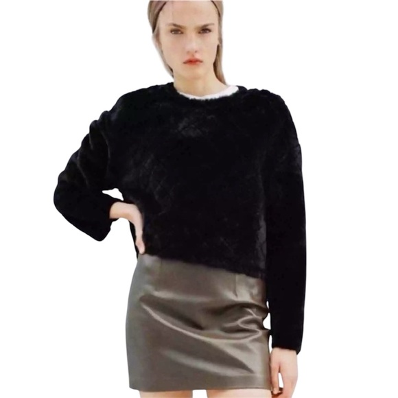 Zara Black Faux Fur Cropped Long Sleeve Top, Size M Women’s Quilted - Picture 6 of 6